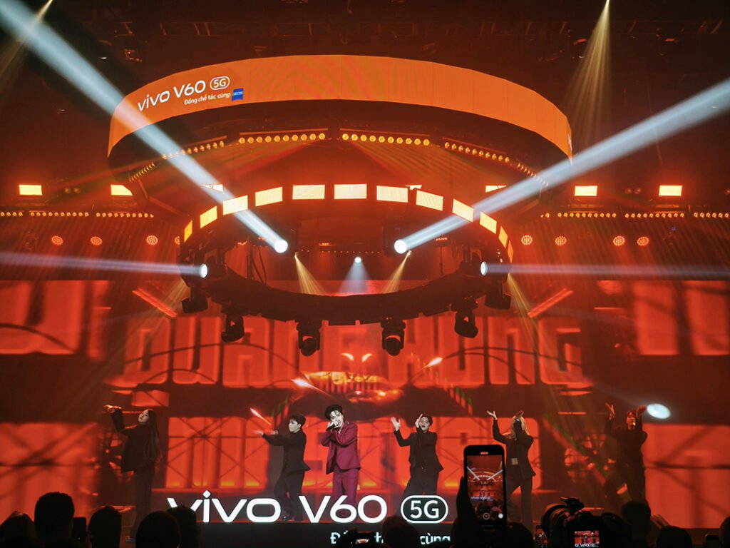 vivo V60 5G chính thức ra mắt tại Việt Nam: Camera Siêu Tele ZEISS thế hệ mới đưa thế giới tới gần hơn