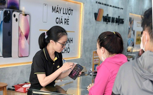 iPhone 17 vừa ra mắt, iPhone cũ giá thấp chạm đáy, chỉ từ 3,3 triệu đồng