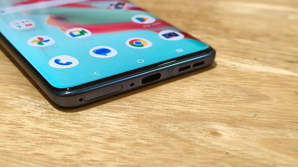 Đánh giá nhanh Motorola Edge 60 Fusion: Màn hình cong ấn tượng và hiệu năng ổn trong phân khúc tầm trung